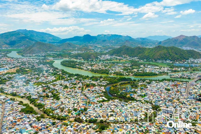 Chào mừng Đại hội đại biểu Đảng bộ phường Tây Nha Trang lần thứ nhất, nhiệm kỳ 2025 - 2030: Phát triển phường Tây Nha Trang thành đô thị hiện đại, phồn vinh và bản sắc