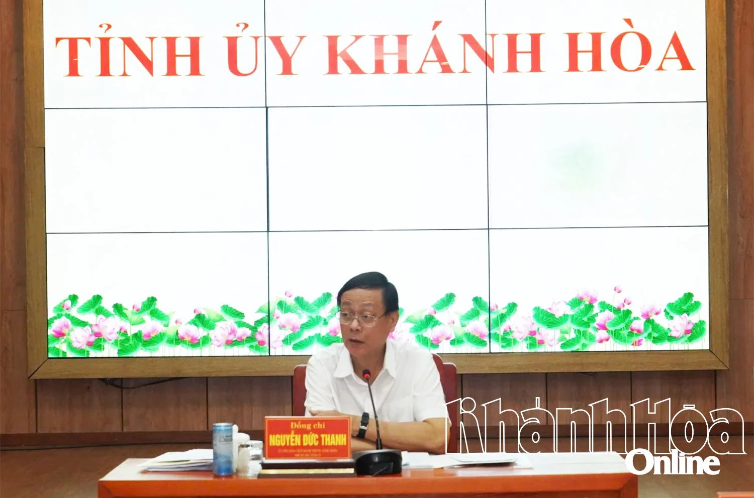 Phó Bí thư Tỉnh ủy Nguyễn Đức Thanh chủ trì cuộc họp.