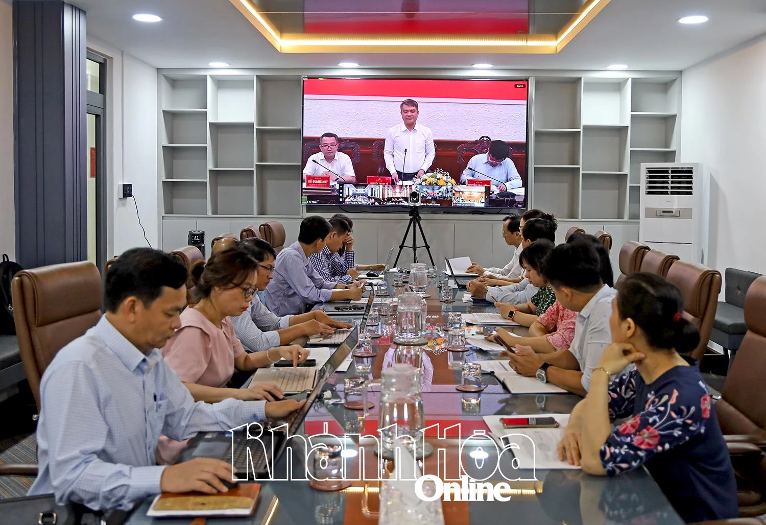 Quang cảnh hội nghị tại điểm cầu Sở Tư pháp Khánh Hòa.