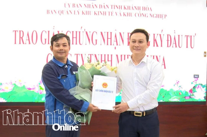 Trao giấy chứng nhận đăng ký đầu tư theo quy trình rút gọn cho Công ty TNHH Miboo Vina