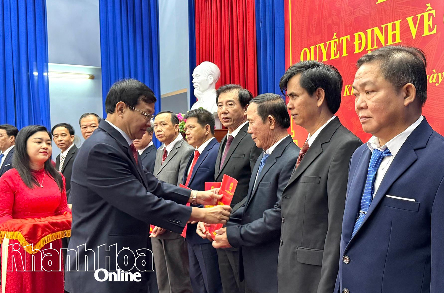 Sở Y tế công bố các quyết định về công tác cán bộ