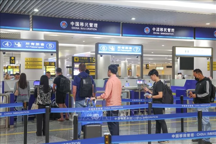 Trung Quốc miễn thị thực cho công dân 75 nước