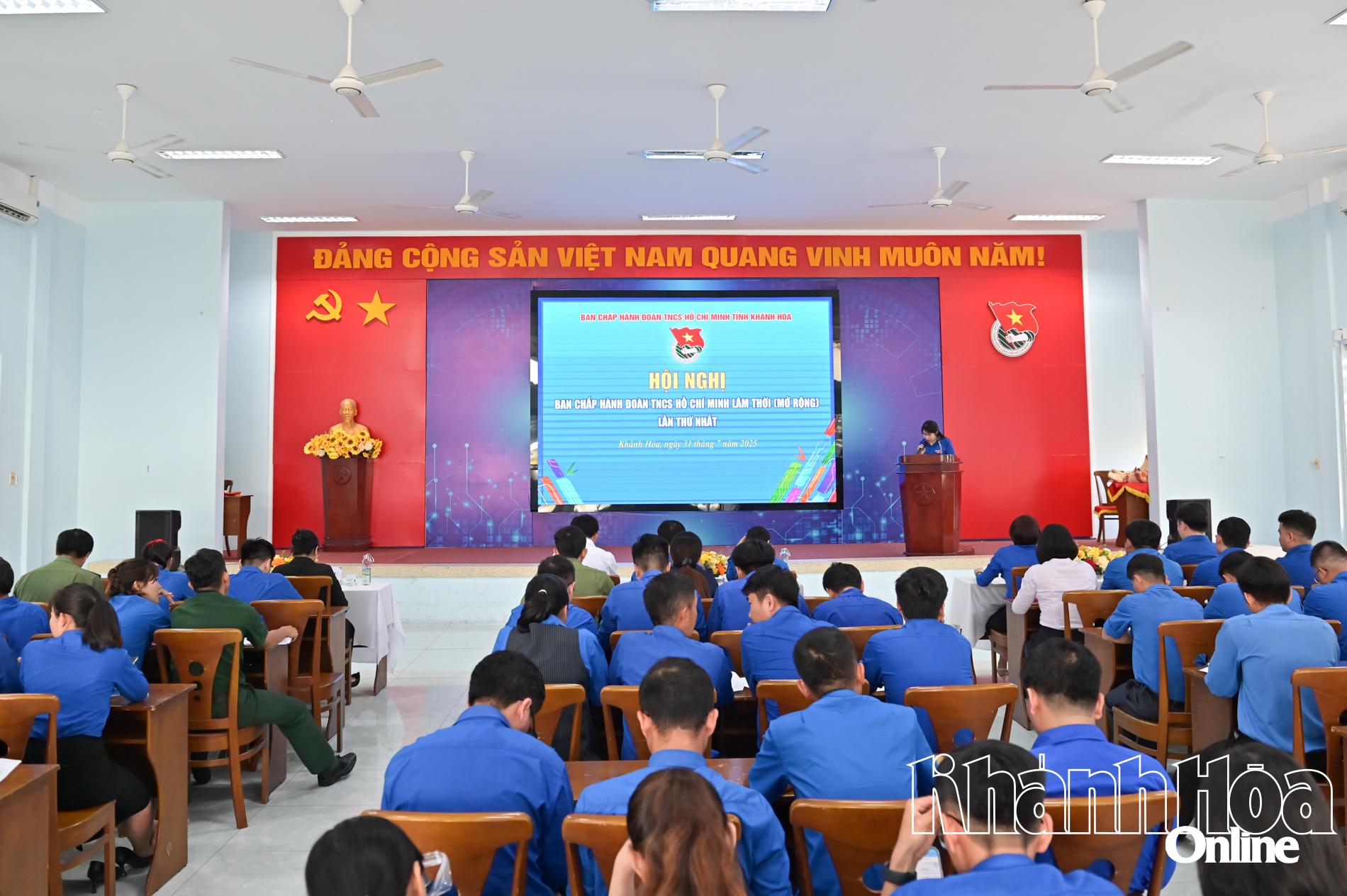 Quang cảnh hội nghị.