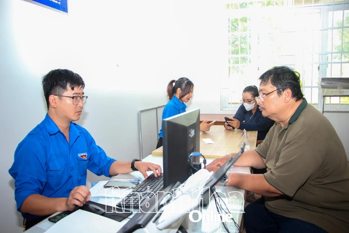 Digital application to enhance public service