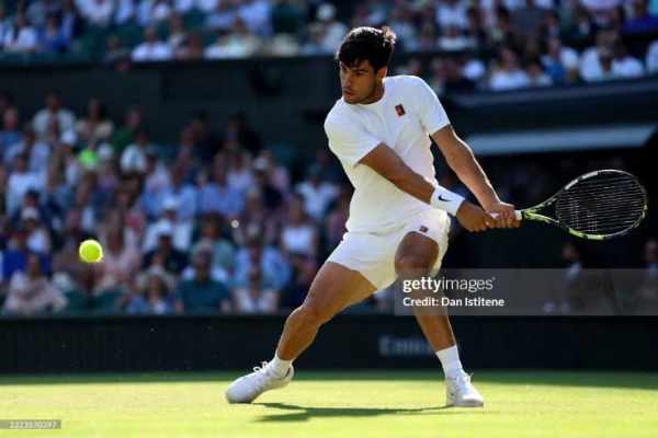 Wimbledon: Đương kim vô địch Alcaraz vượt qua thách thức