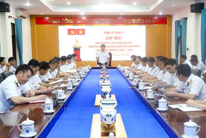 Vùng 4 Hải quân: Giao nhiệm vụ cho đoàn đại biểu dự Đại hội Đảng bộ Quân chủng Hải quân lần thứ XIV