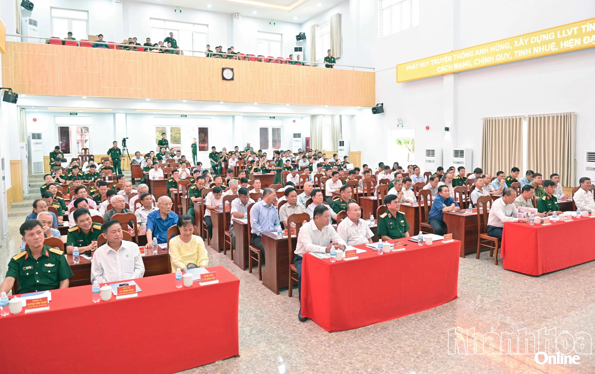 Quang cảnh hội nghị.