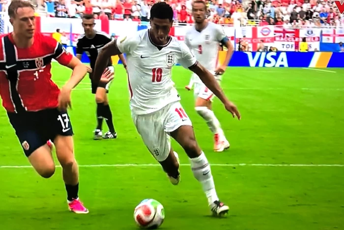 Bellingham rực sáng đưa tuyển Anh vào bán kết World Cup 2026
