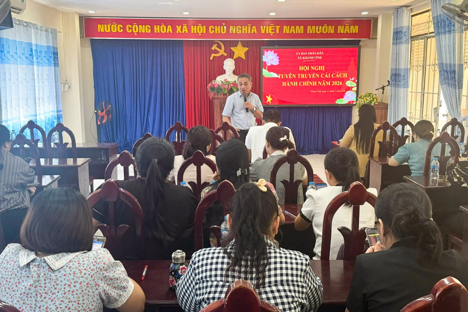 Quang cảnh hội nghị.