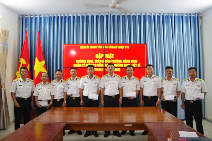 Trung tâm Bảo đảm Kỹ thuật 719 gặp mặt quân nhân là thương binh, thân nhân của thương binh, liệt sĩ