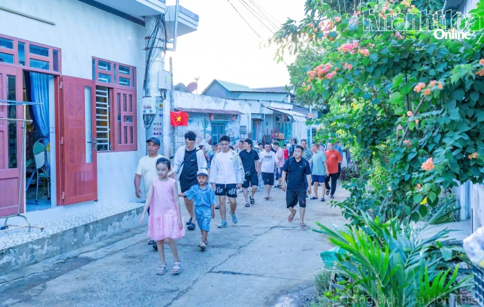 Khám phá vẻ đẹp làng Bích họa Hòn Thiên