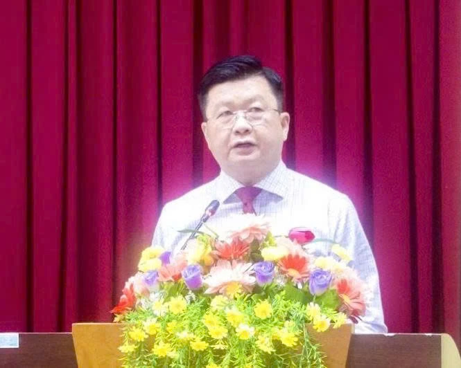 TS. Đinh Công Khải - Phó Giám đốc UEH phát biểu khai giảng lớp tập huấn (Nguồn: UEH)