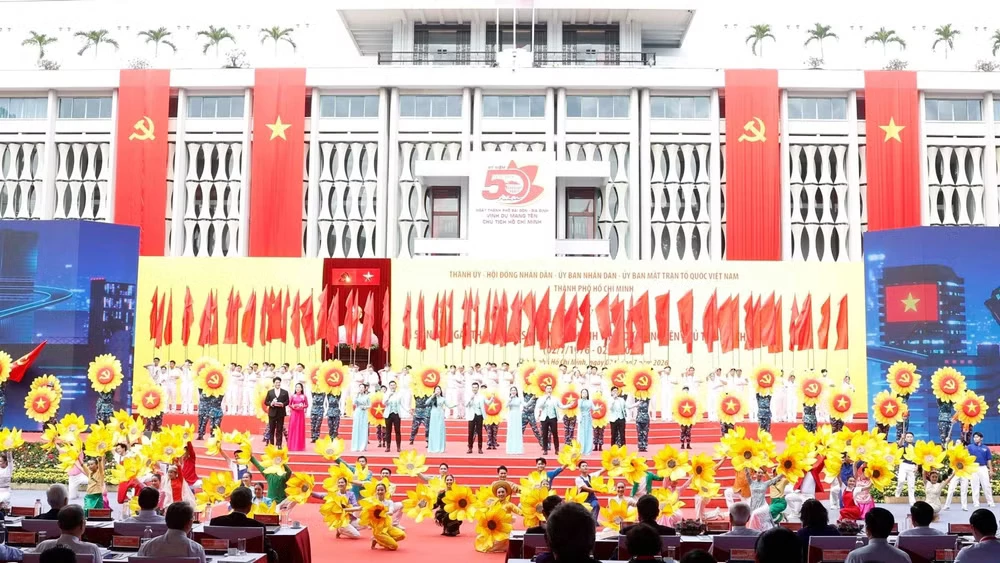 Chương trình nghệ thuật tại lễ kỷ niệm. (Ảnh: TTXVN)