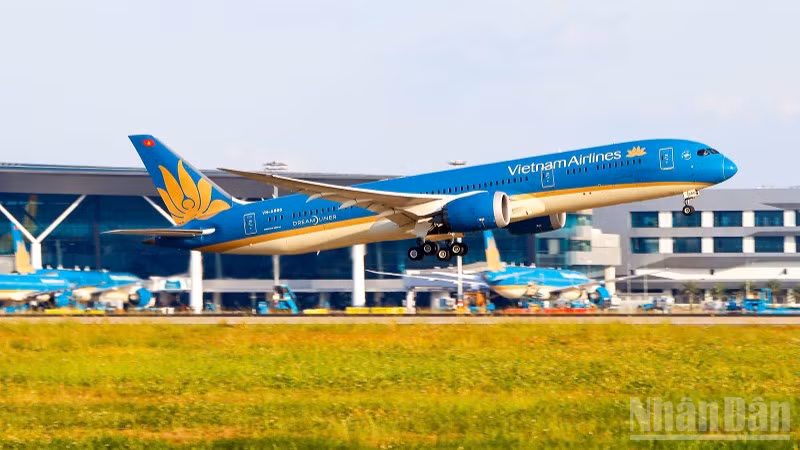 Vietnam Airlines lọt Top 10 thương hiệu mạnh nhất Việt Nam