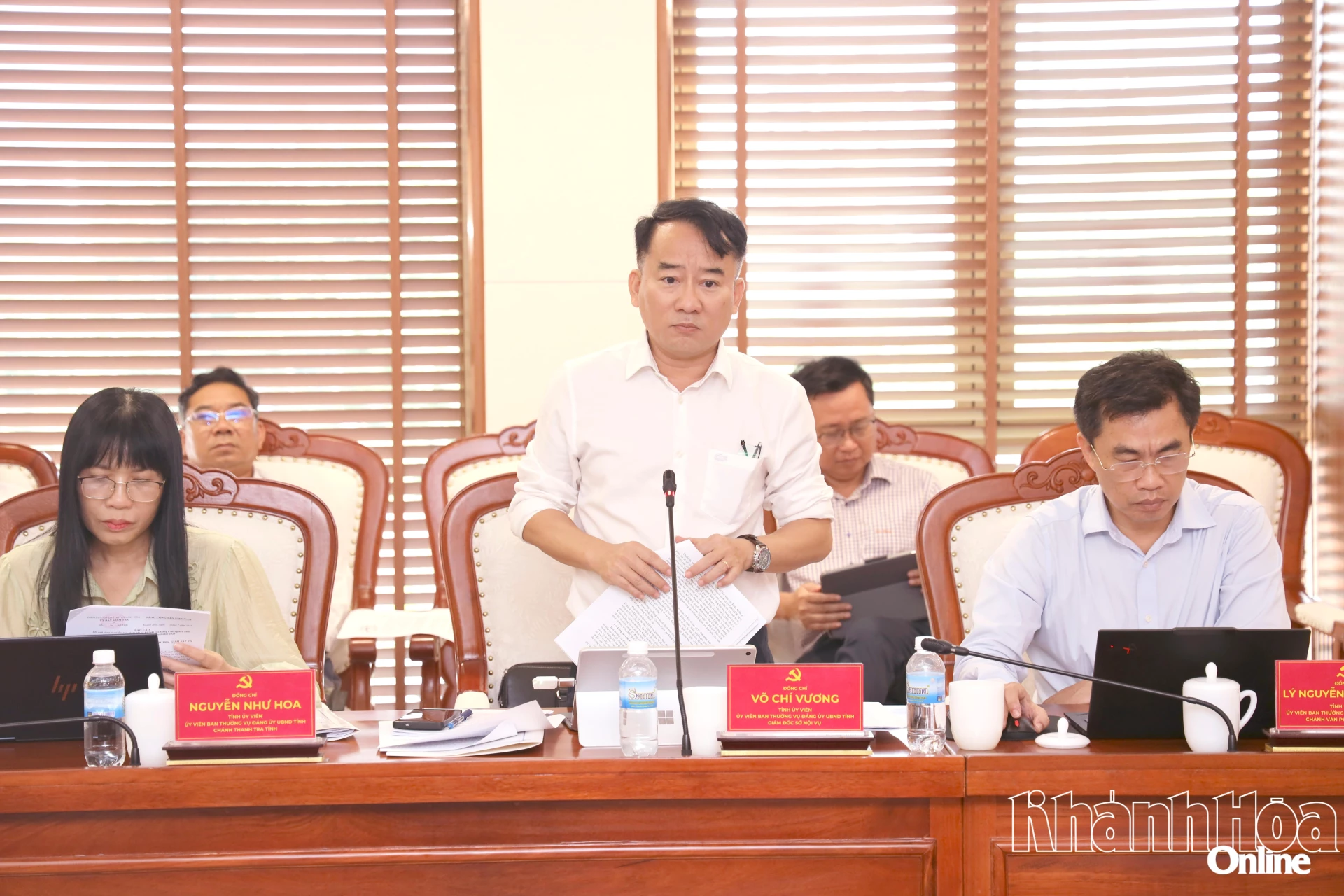 Lãnh đạo Sở Nội vụ phát biểu tại hội nghị. Ảnh: VĂN KỲ.