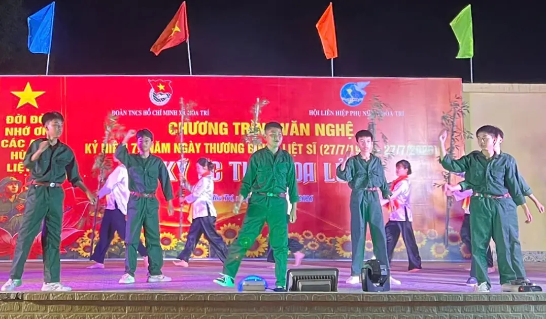 Xã Hòa Trí tổ chức chương trình văn nghệ “Ký ức thời hoa lửa”