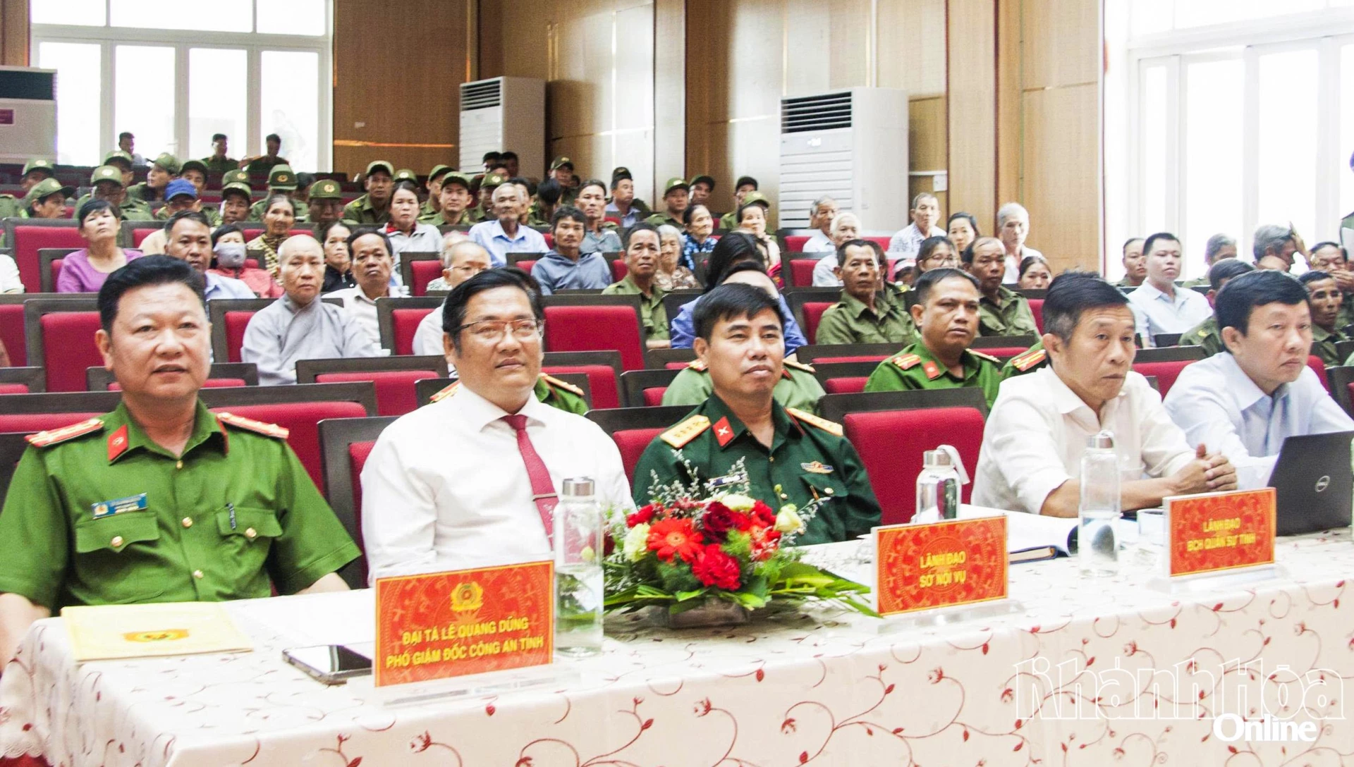 Các đại biểu tham dự ngày hội. 