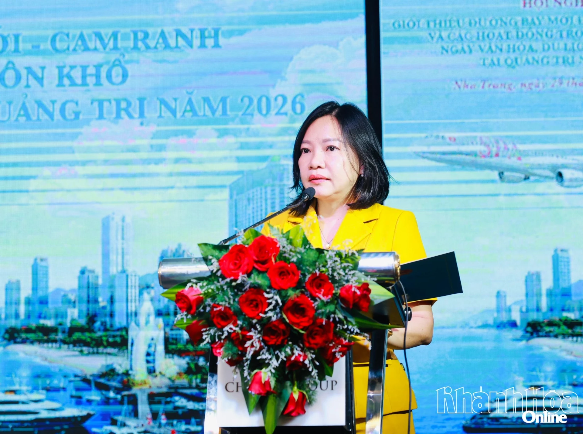 Bà Thái Thị Lệ Hằng - Giám đốc Sở Văn hóa, Thể thao và Du lịch Khánh Hòa phát biểu tại hội nghị