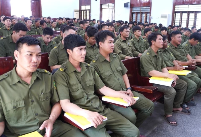 Bồi dưỡng nghiệp vụ cho lực lượng tham gia bảo vệ an ninh, trật tự ở cơ sở khu vực Vạn Ninh