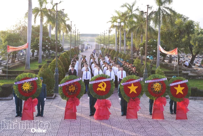Các địa phương, đơn vị viếng Nghĩa trang liệt sĩ Ninh Hòa - Vạn Ninh