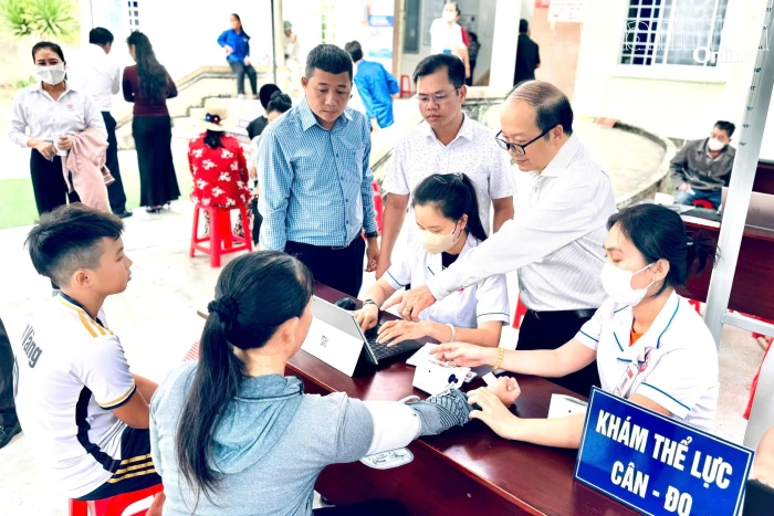 Xã Vạn Thắng ra quân khám sàng lọc sức khỏe miễn phí cho 750 người dân