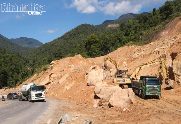 Đẩy nhanh khắc phục sạt lở Quốc lộ 27C