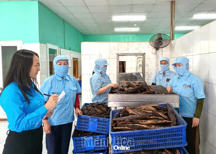 Hướng dẫn về việc xét chọn, tôn vinh Chủ tịch Công đoàn cơ sở tiêu biểu