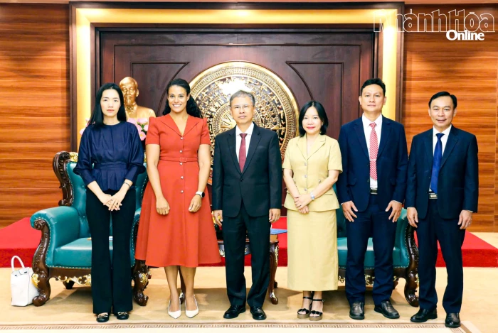 Phó Chủ tịch UBND tỉnh Trần Hòa Nam tiếp Tổng Lãnh sự Hà Lan tại TP. Hồ Chí Minh