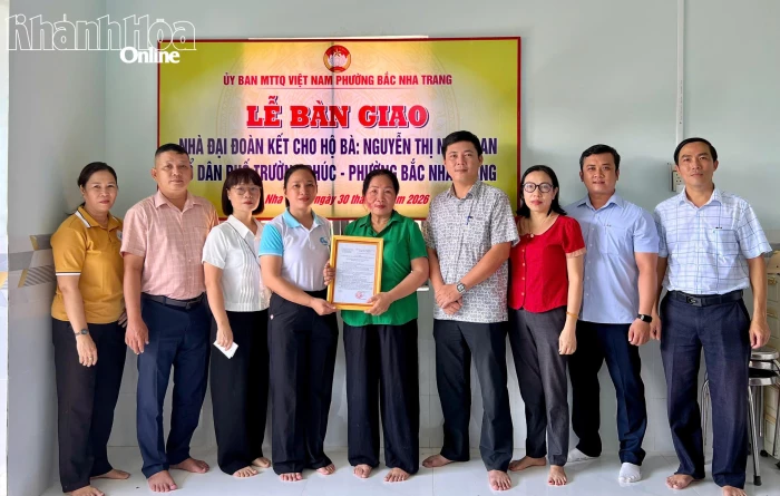 Phường Bắc Nha Trang bàn giao nhà Đại đoàn kết cho hộ có hoàn cảnh đặc biệt khó khăn