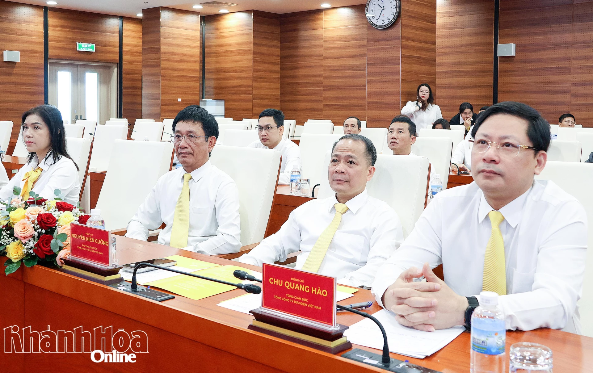 Lãnh đạo Tổng Công ty Bưu điện Việt Nam tham dự buổi lễ.