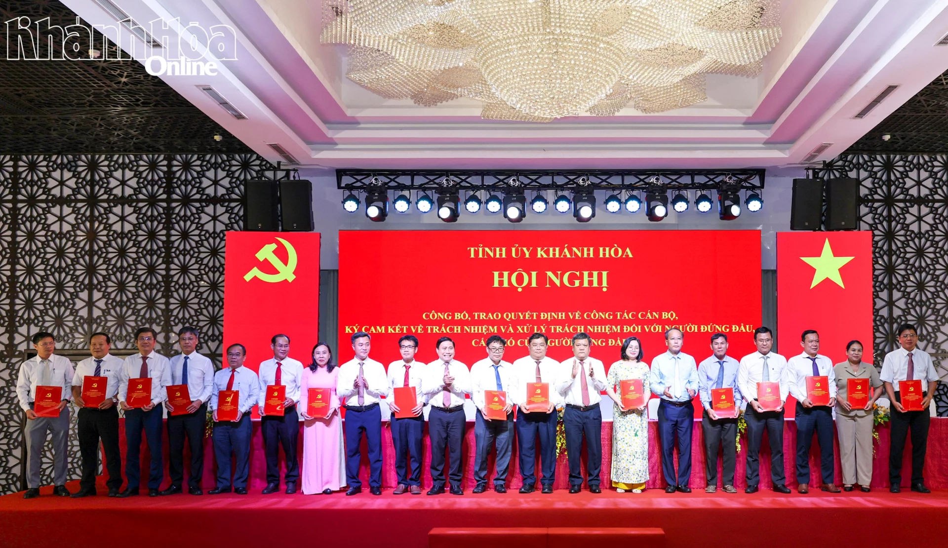 Thường trực Tỉnh ủy chúc mừng lãnh đạo các cơ quan, đơn vị