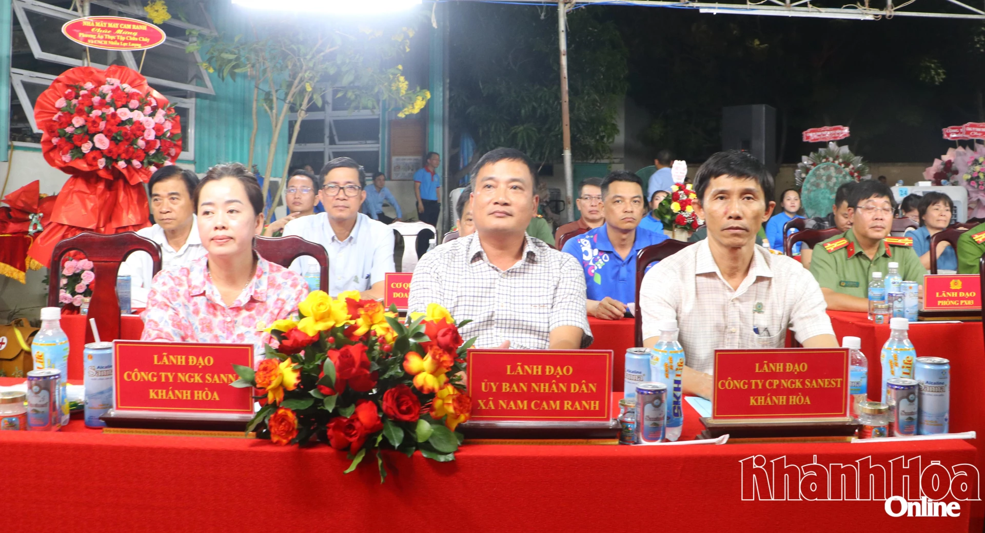 Các đại biểu tham dự.