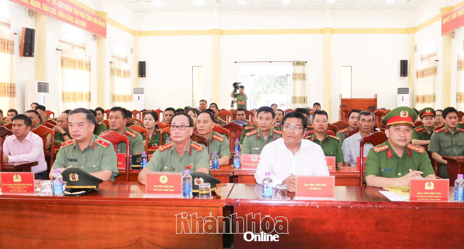 Thiếu tướng Nguyễn Hữu Phước cùng các đại biểu tham dự buổi lễ.
