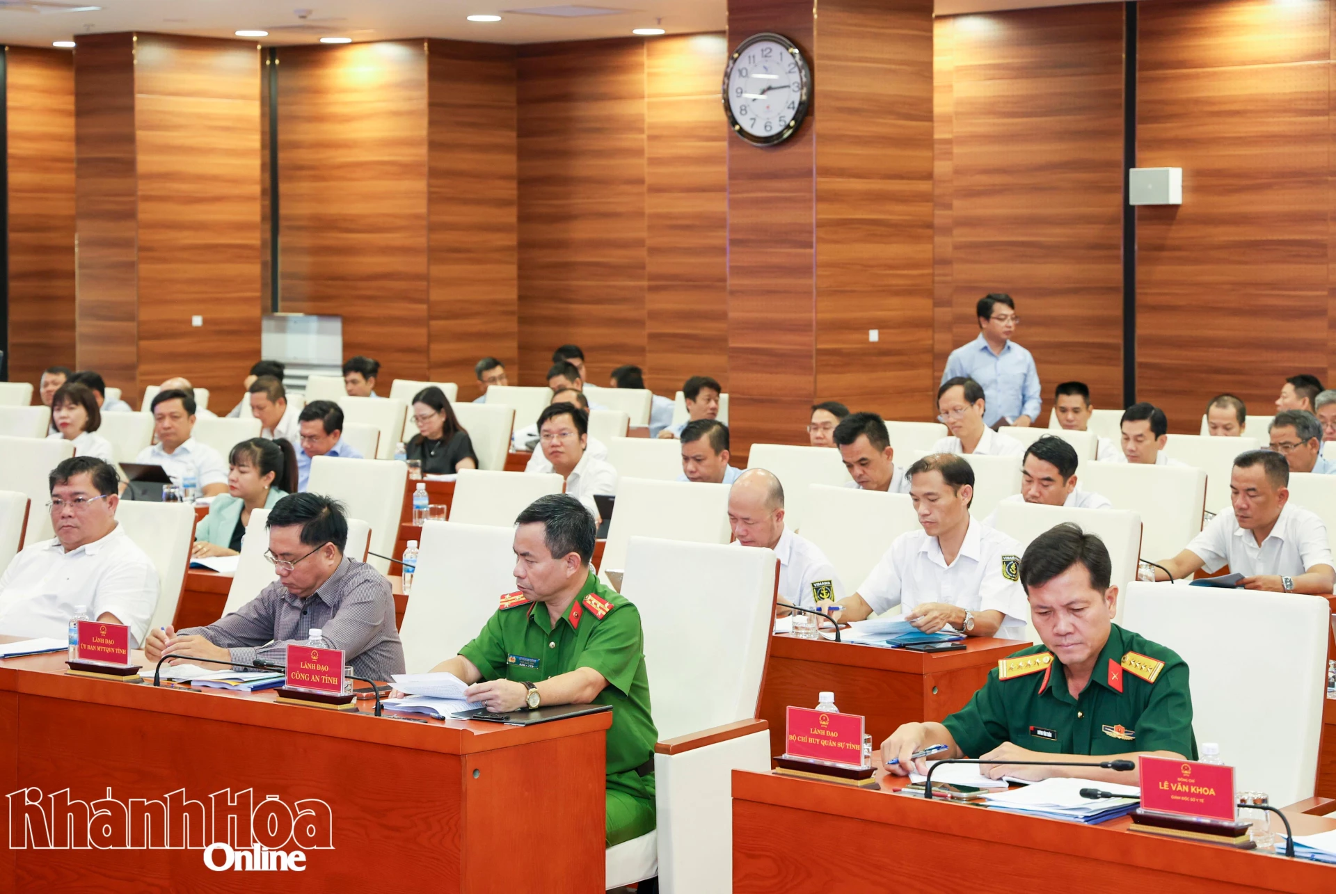 Ban chỉ huy phòng thủ dân sự tỉnh và các sở ngành, địa phương tham dự hội nghị.