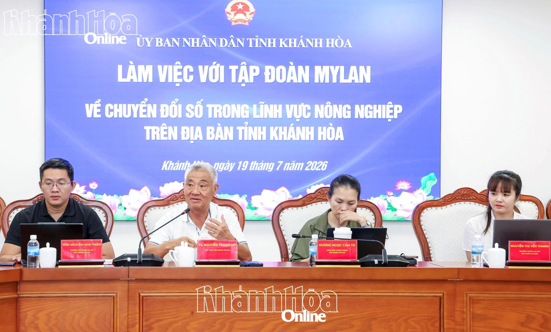 Lãnh đạo Tập đoàn Mylan trao đổi tại buổi làm việc.