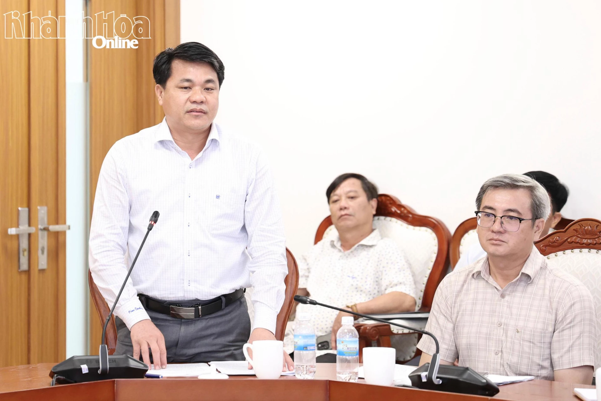 Lãnh đạo Sở Nông nghiệp và Môi trường báo cáo đề xuất một số nội dung về chuyển đổi số trong nông nghiệp.