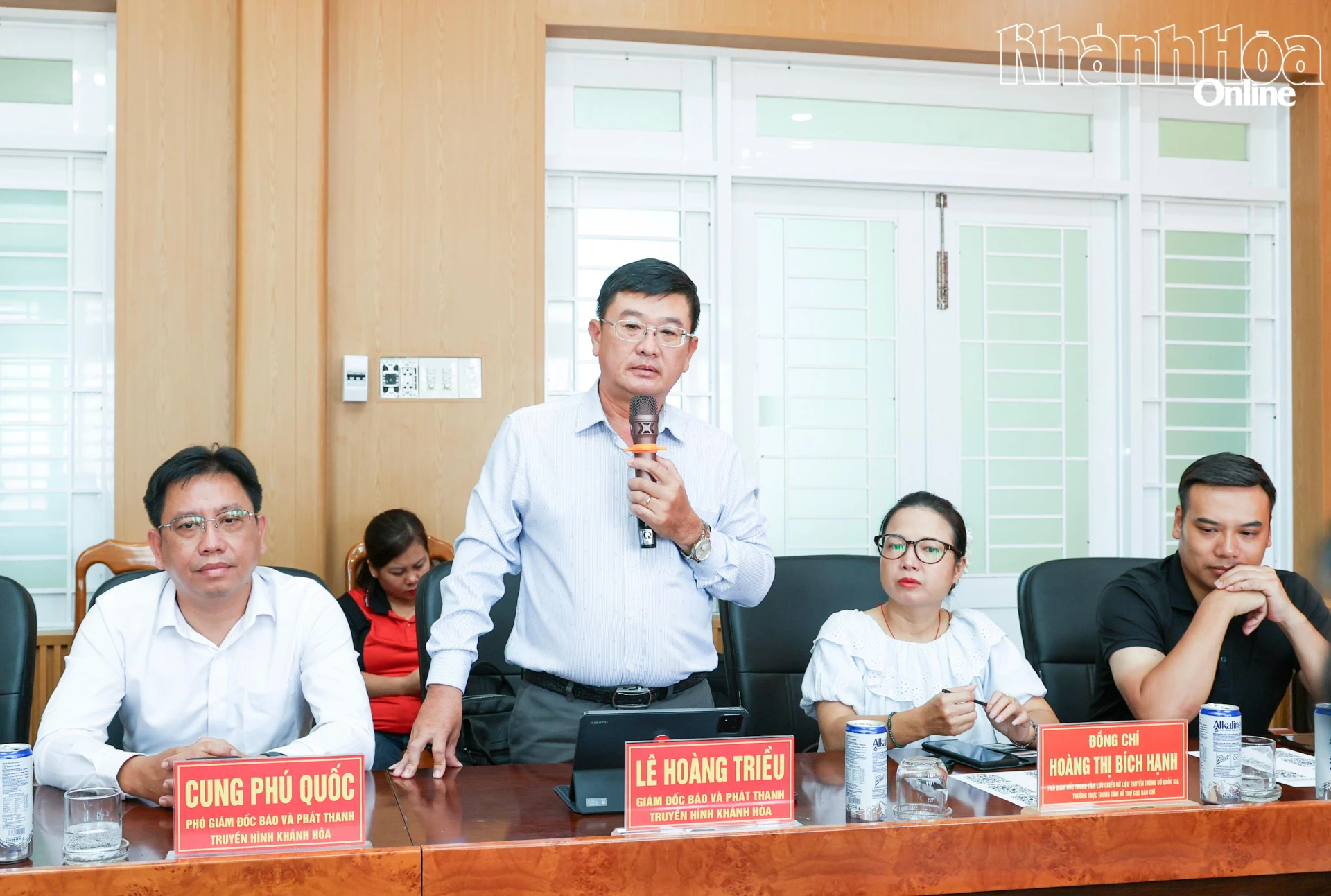 Giám đốc Báo và Phát thanh, Truyền hình Khánh Hòa Lê Hoàng Triều phát biểu tại lễ ký kết.