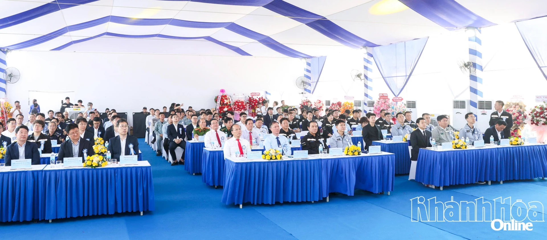Quang cảnh buổi lễ.