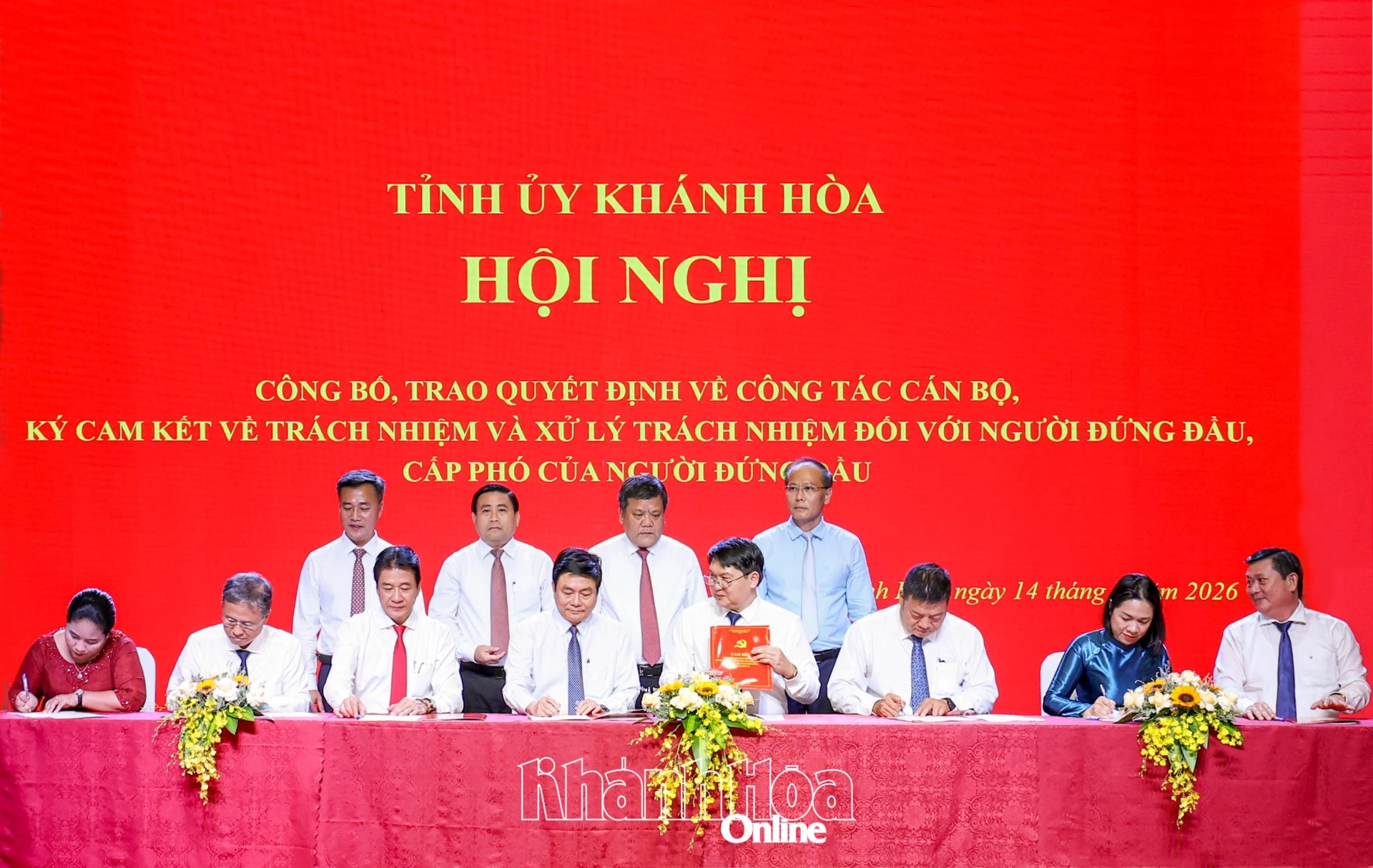 Ban Thường vụ Tỉnh ủy tổ chức Hội nghị ký cam kết về trách nhiệm và xử lý trách nhiệm đối với người đứng đầu, cấp phó của người đứng đầu