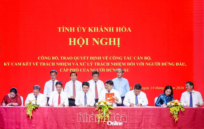 Ban Thường vụ Tỉnh ủy tổ chức Hội nghị ký cam kết về trách nhiệm và xử lý trách nhiệm đối với người đứng đầu, cấp phó của người đứng đầu