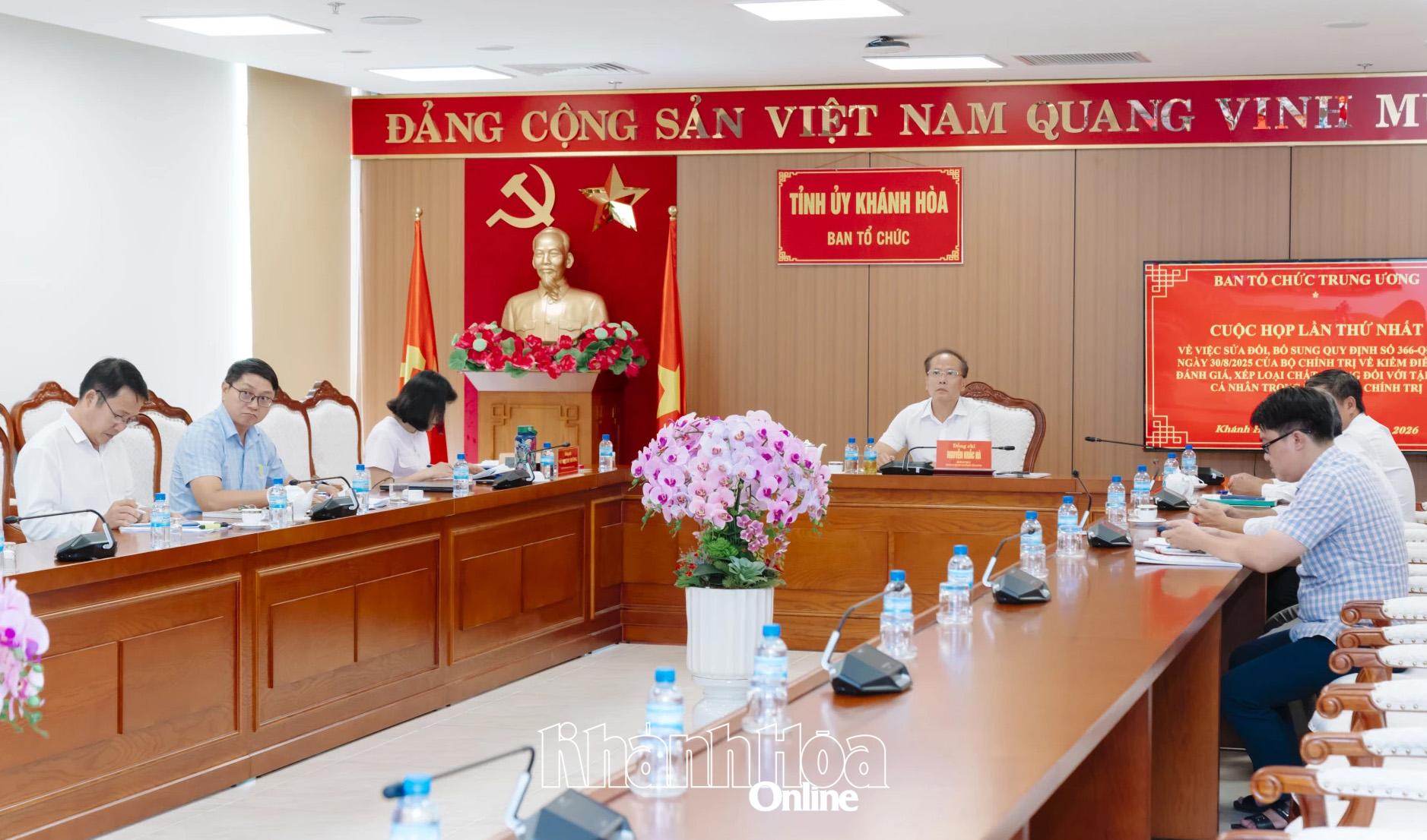 Quang cảnh cuộc họp tại điểm cầu Khánh Hòa.