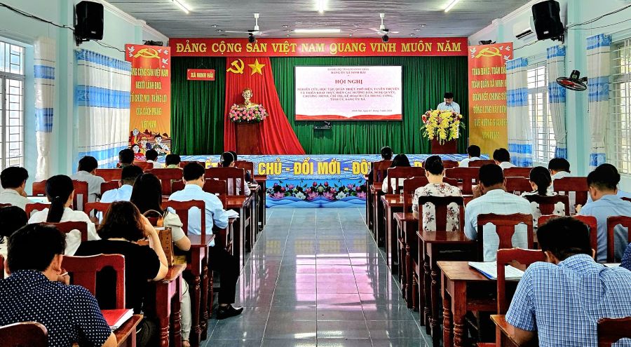 Quang cảnh hội nghị.