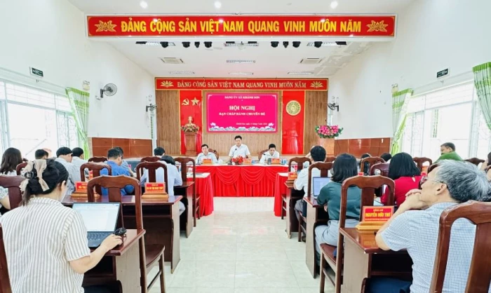 Đảng ủy xã Khánh Sơn tổ chức hội nghị chuyên đề