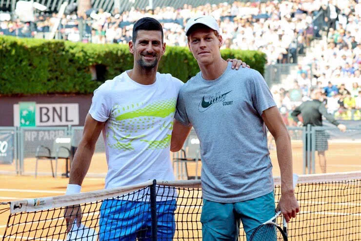 Djokovic ( trái ) và Sinner