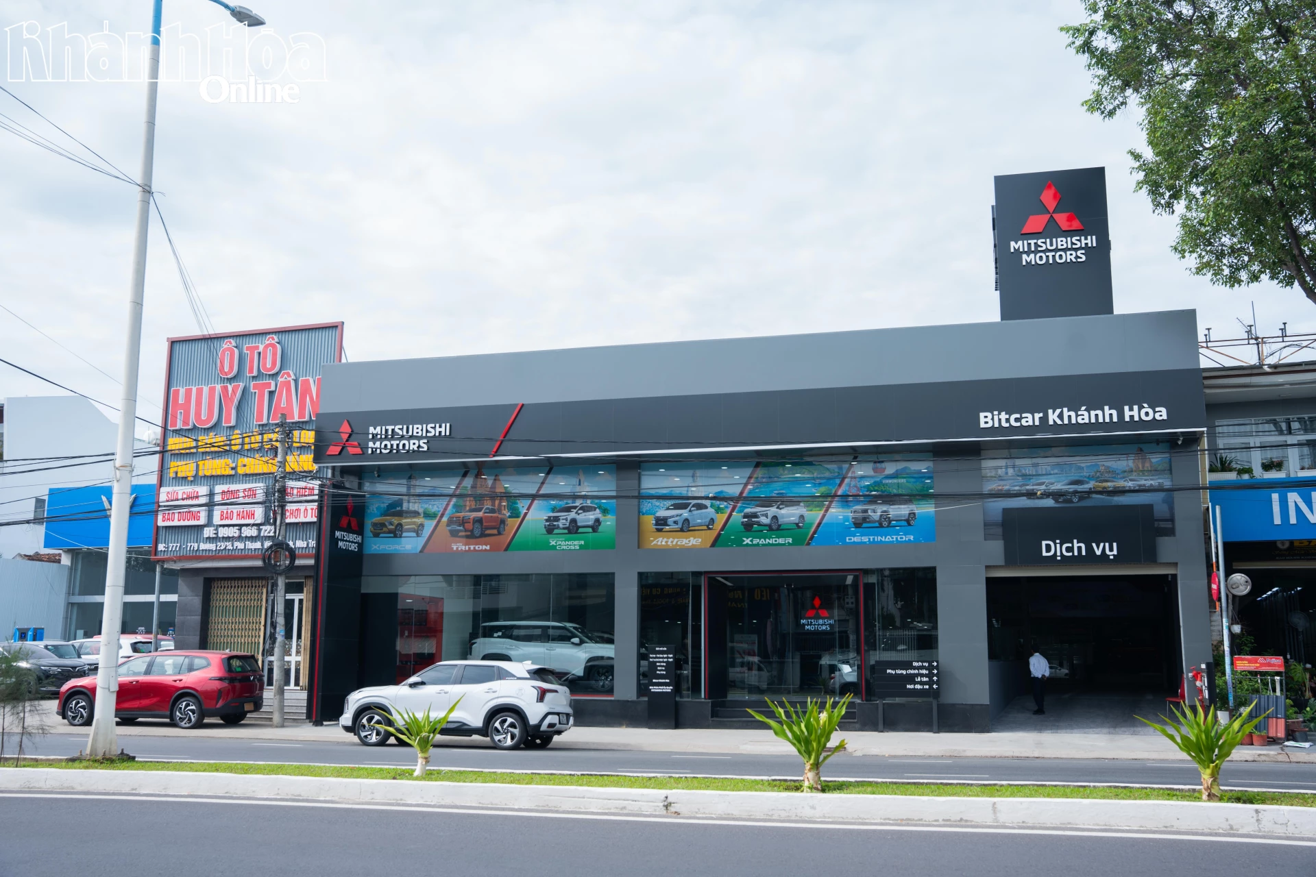 Showroom tọa lạc tại địa chỉ: 777 - 779 đường 23/10, Phú Thạnh, phường Tây Nha Trang, tỉnh Khánh Hòa.