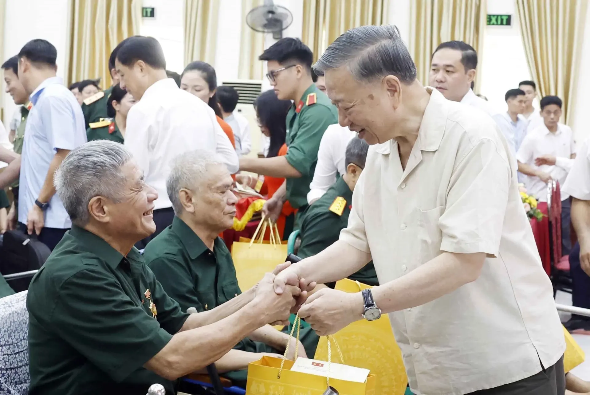 Giải pháp thực hiện chính sách ưu đãi người có công với cách mạng trong tình hình mới