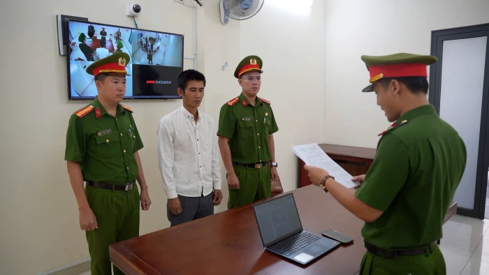 [Video] Khởi tố đối tượng khai thác khoáng sản trái phép