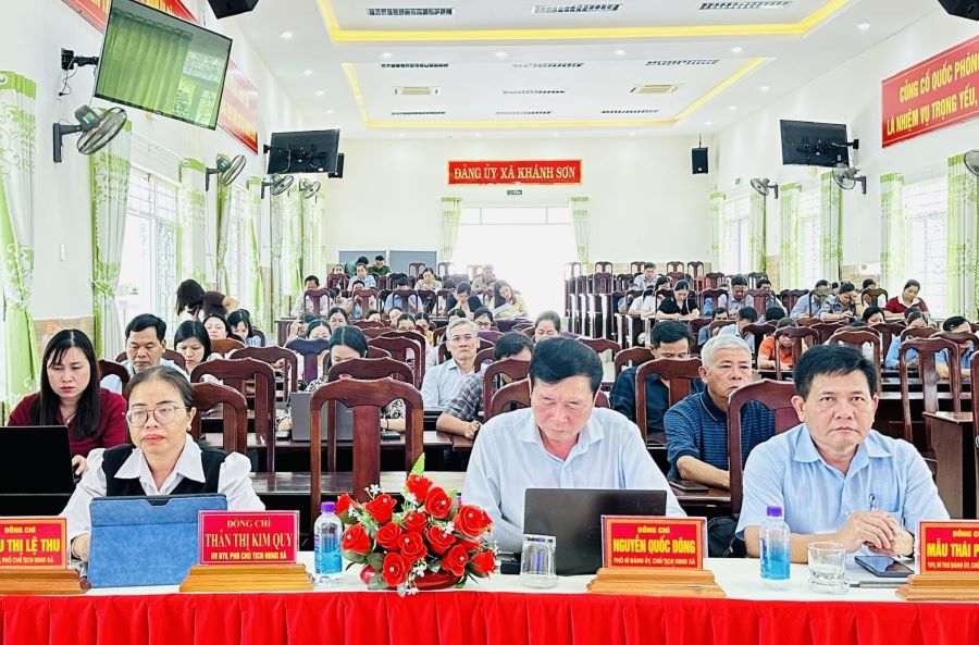Các đại biểu tham dự hội nghị.