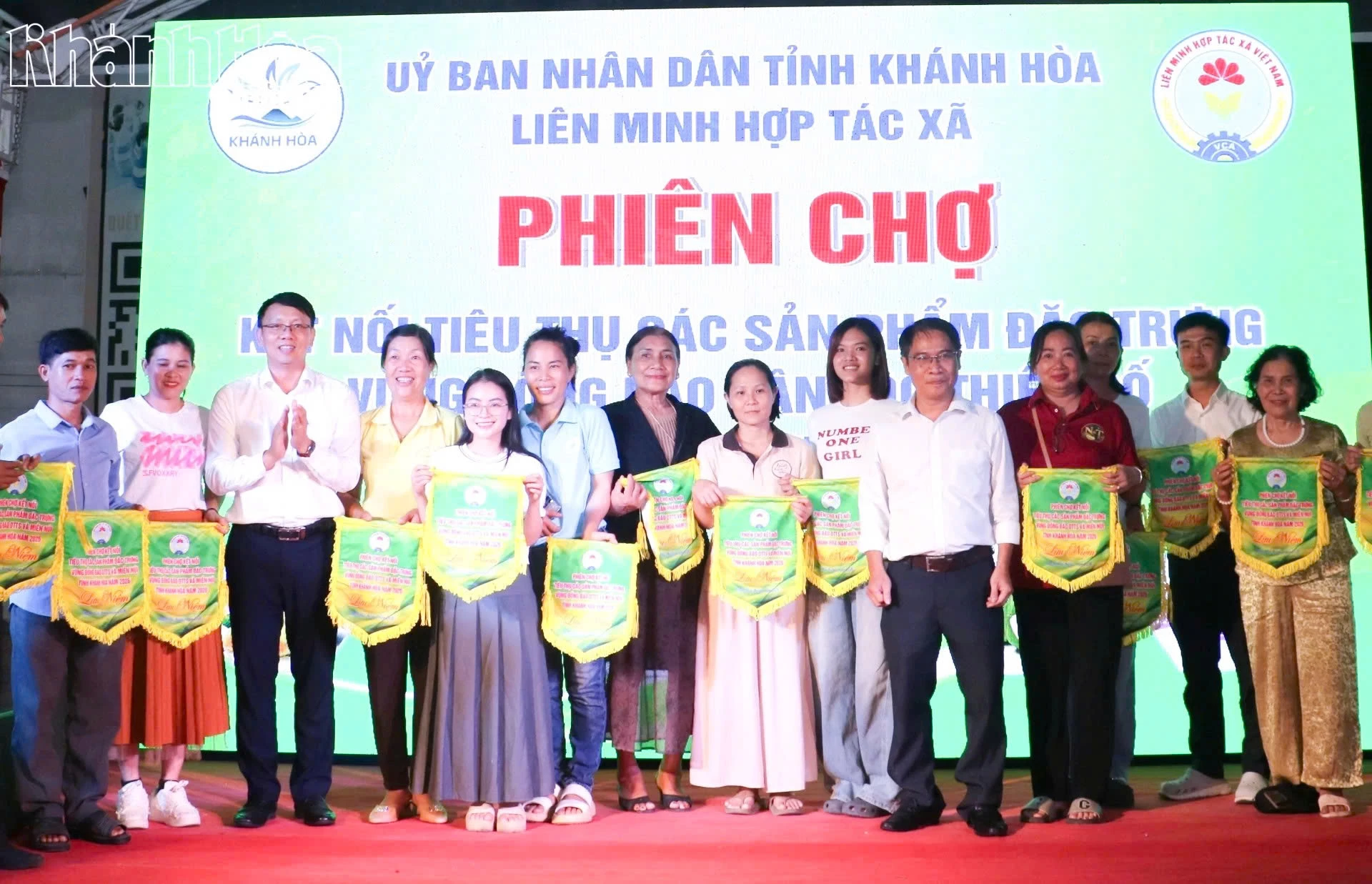 Khai mạc Phiên chợ kết nối tiêu thụ sản phẩm đặc trưng vùng đồng bào dân tộc thiểu số và miền núi