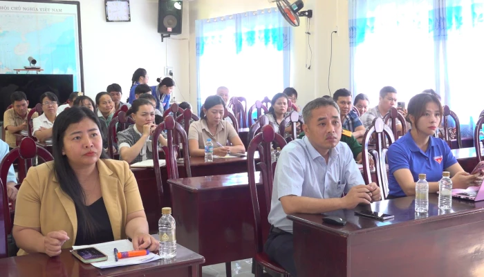 Xã Khánh Vĩnh tập huấn về ứng dụng công nghệ thông tin, chuyển đổi số cho cán bộ, công chức
